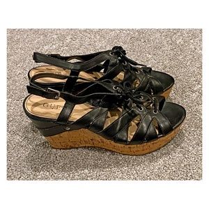 Guess Black Lace-Up Wedge Sandals, sz. 8